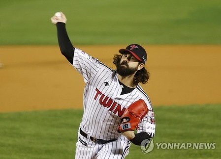 American starters leave with no-decisions after pitching duel in KBO postseason