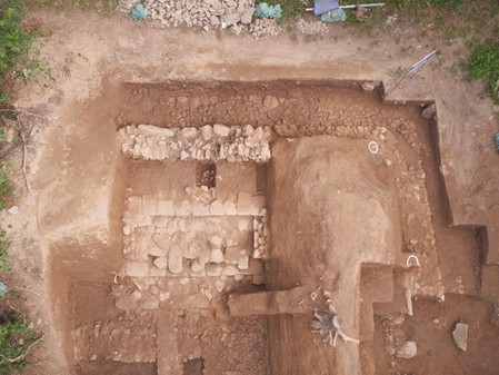 돌로 쌓은 담장으로 폐쇄됐던 강화중성 성문 흔적 찾았다