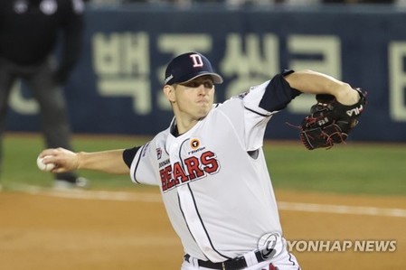 Inspired by ex-club legend, Bears' Flexen writes own KBO postseason legacy