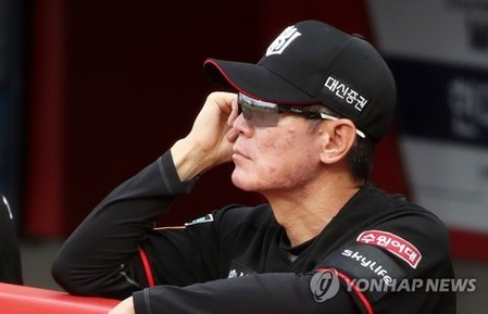 이강철 kt 감독 "두산, 저력 있는 팀…패기 있게 PO 치를 것"