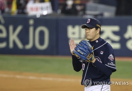 '2이닝 세이브' 이영하 "7이닝 막아준 동료들 생각하며 던졌다"
