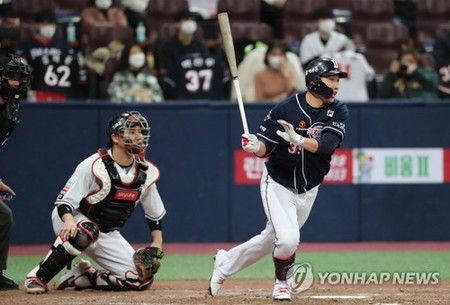 Bears squeeze past Wiz to open 2nd round in KBO postseason