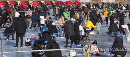 불안한 거리두기 완화…겨울축제 앞두고 지자체 "고민되네"