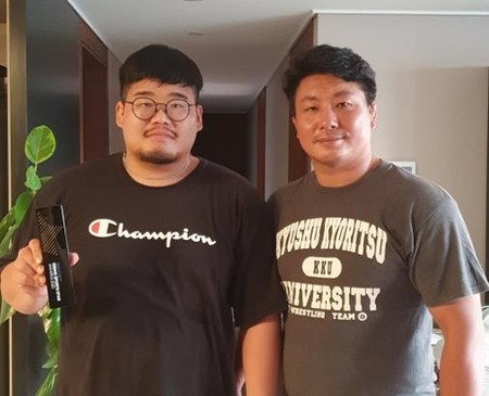 레슬링 대표팀 정한재·김민석, 시크릿라이징 스포츠스타상 수상