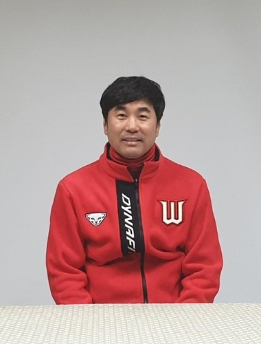 친정팀 복귀한 조웅천 SK 코치 "팀 재건에 힘 보탤 것"