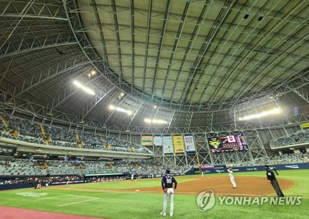 프로야구 PO 3차전도 매진…포스트시즌 5경기 연속