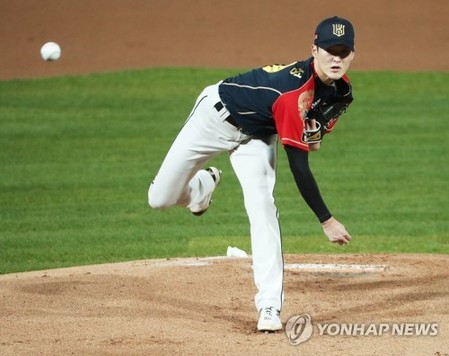 Young right-hander tasked with keeping KBO club alive in postseason