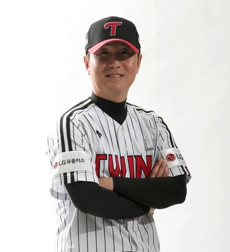 LG Twins promote bench coach to manager