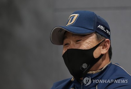 이동욱 NC 감독의 걱정 "두산 좌타 라인·완벽한 플렉센"