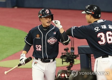 김재호·호세 '쾅·쾅'…두산, NC 따돌리고 KS 1승 1패