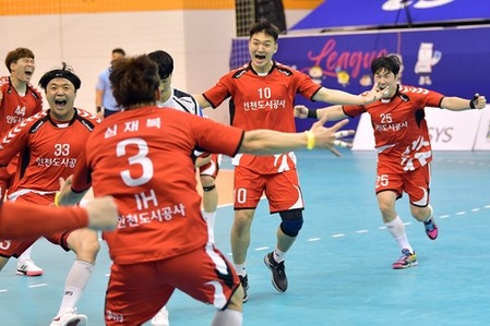 두산, 핸드볼 코리아리그 정규리그서 3년 9개월 만에 패배(종합)