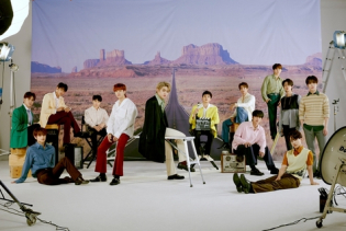 세븐틴, 일본 후지TV 연말 가요제서 '홈런' 무대