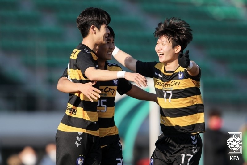 경주시민축구단, 진주시민축구단 꺾고 'K3리그 잔류'