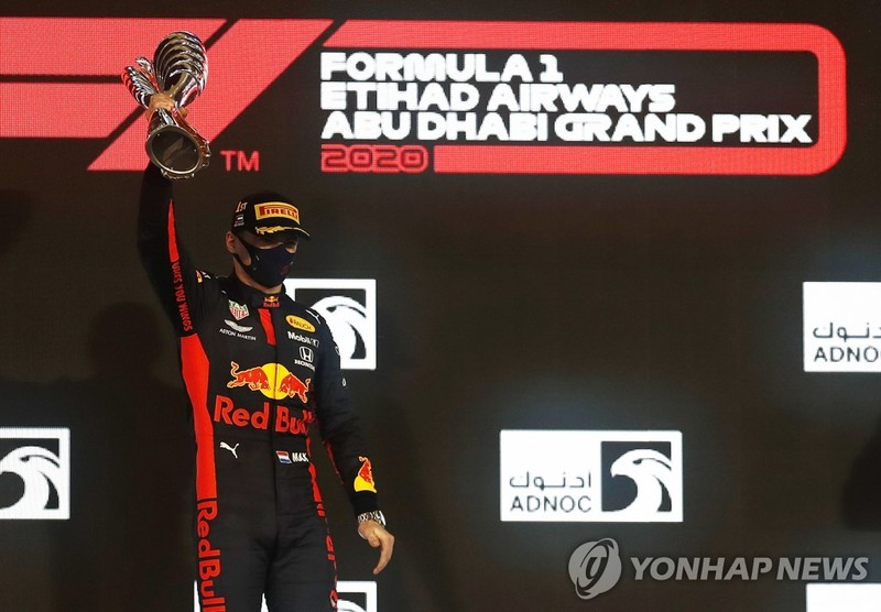 F1 페르스타펜, 올 시즌 GP 최종전 '폴 투 윈'…해밀턴 3위
