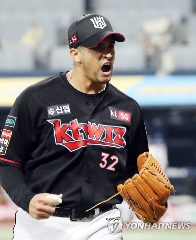 프로야구 kt "쿠에바스와 재계약 합의…세부사항 조율 중"