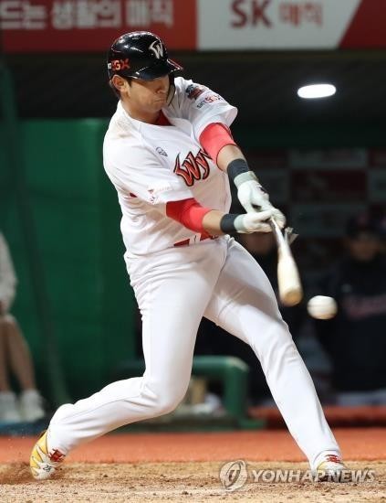 프로야구 두산, 최주환 보상 선수로 강승호 지명