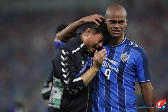 아시아도 평정한 '골무원' 주니오, 울산과 동행 끝나나