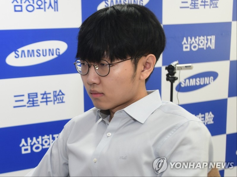 '하루에 2패' 당한 신진서, 초유의 연간 승률 90% 무산(종합)