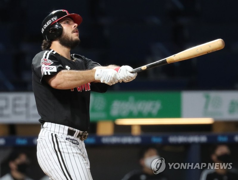 Slugger Roberto Ramos returns with KBO's Twins