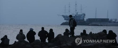 일출 명소 폐쇄, 객실 예약 제한 지침에 혼선·불만 교차