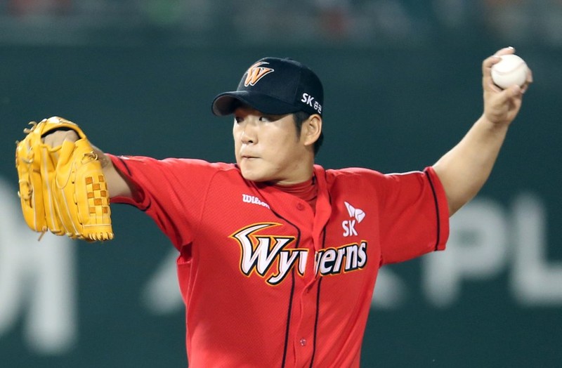 은퇴하는 박희수 "인생 바꾼 상무서 코치로…SK 팬들에 감사"