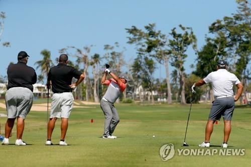 PGA투어 프로암 참가하면 선수 2명과 라운드