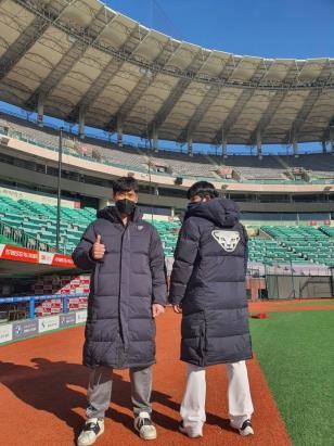 프로야구 SK, 선수단에 롱패딩 지급 '국내 스프링캠프' 대비
