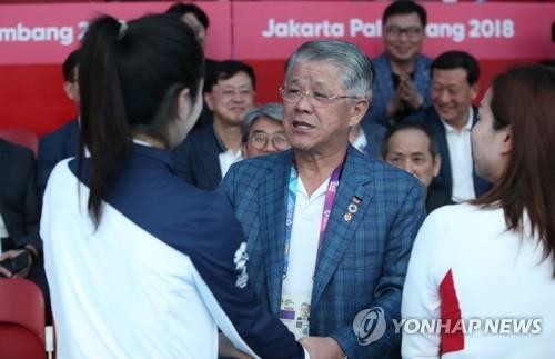 최신원 SK네트웍스 회장, 대한펜싱협회장 연임