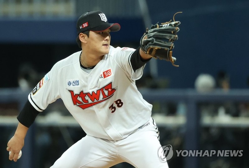 Against steep odds, KBO reliever files for salary arbitration