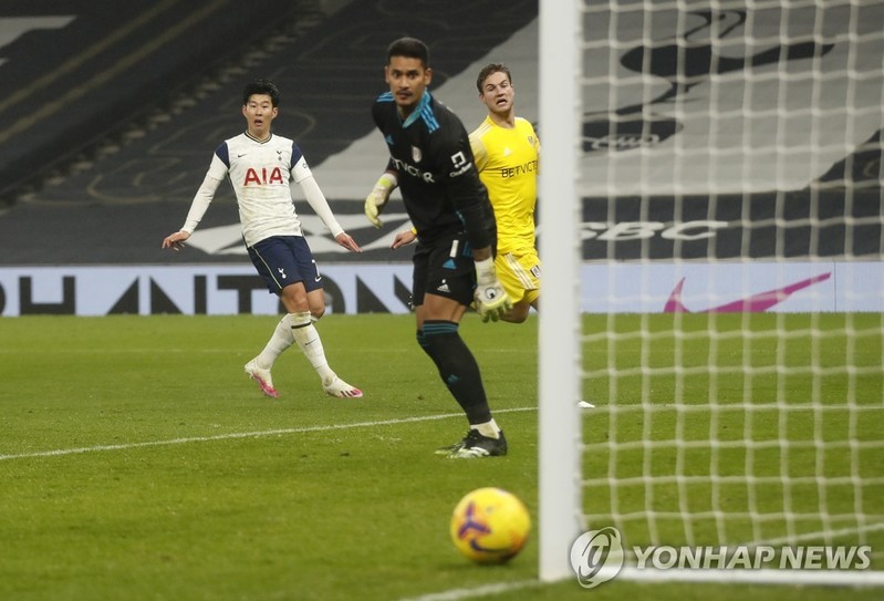 '골대 불운' 속 골키퍼 선방에 막힌 손흥민, 풀럼전 평점 6.9