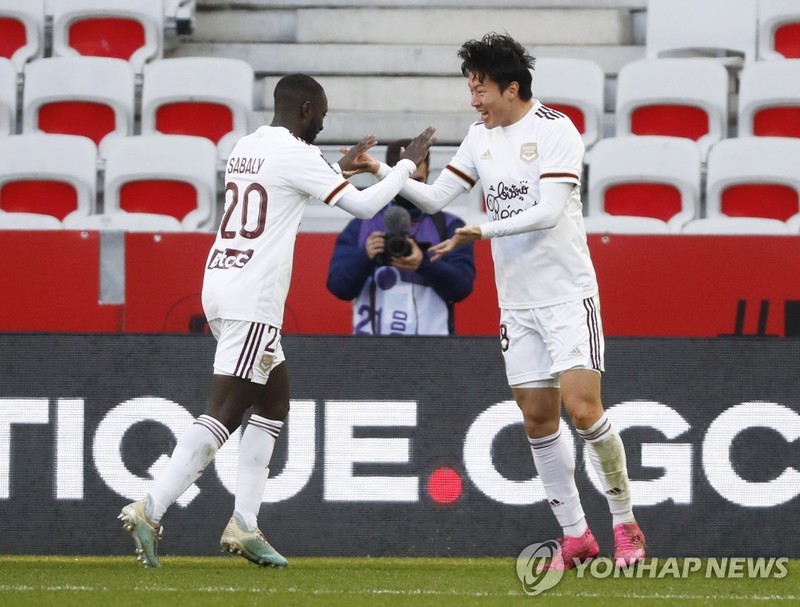 황의조 시즌 3호골 폭발…보르도, 니스에 3-0 완승