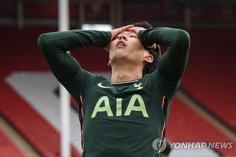 'EPL 100호 공격포인트' 손흥민, 현지 매체서 7점대 평점