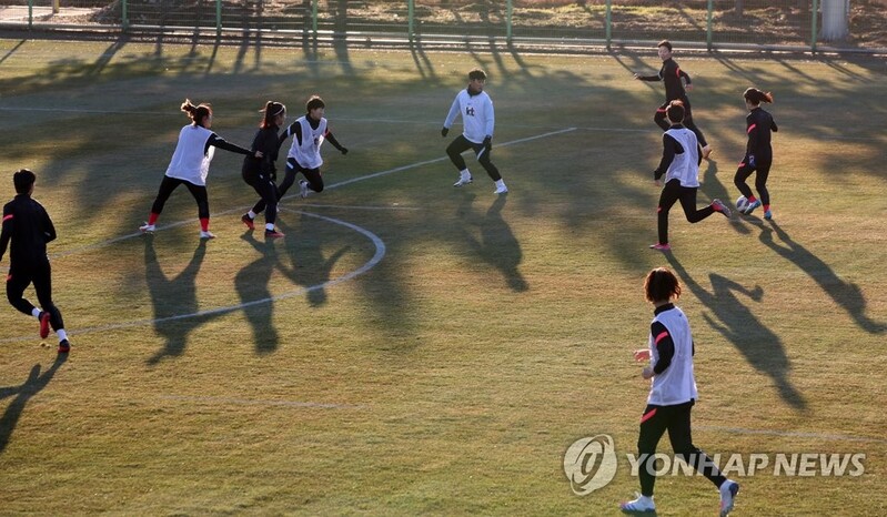 Women's football coach sees Olympic qualifiers as 'a chance to make history' for S. Korea