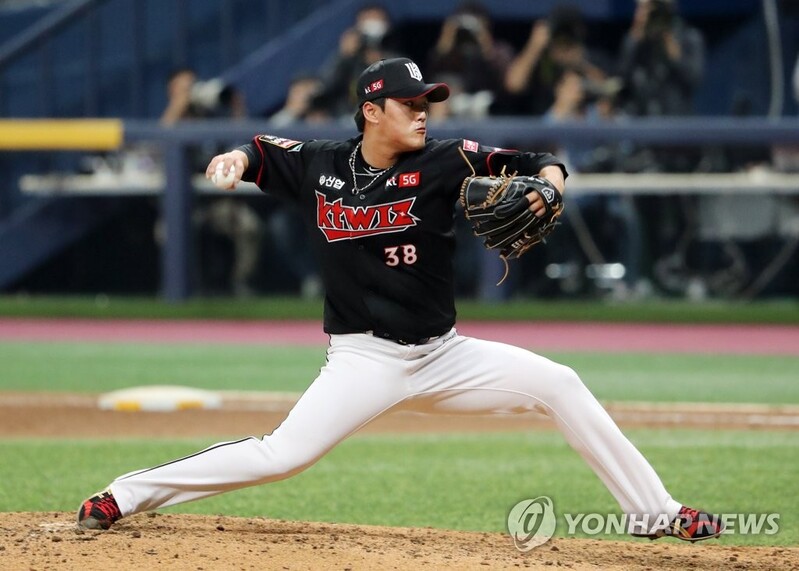 KBO relief pitcher wins salary arbitration