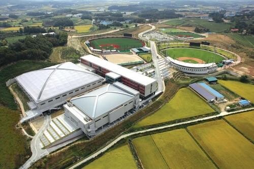 Snow or not, KBO clubs set to open spring training at home next week