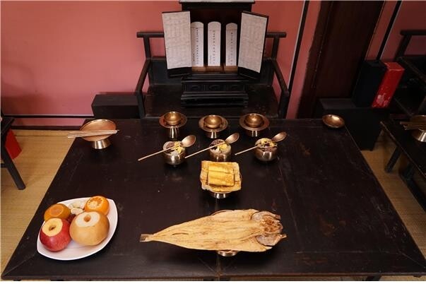 코로나19 시대 설차례상은…술 한잔, 차 한잔, 과일 한 쟁반