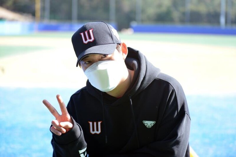 Outfielder-turned-pitcher not going back to hitting