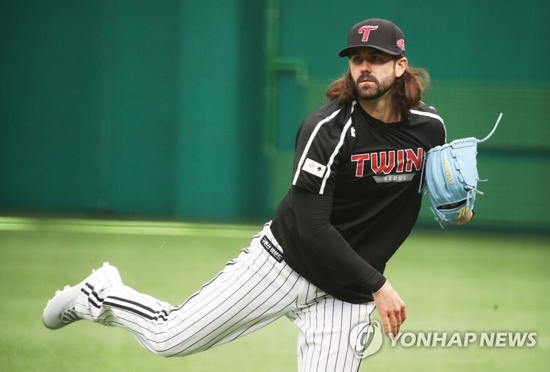 Entering 3rd KBO season, Twins' ace Casey Kelly looking to change things up