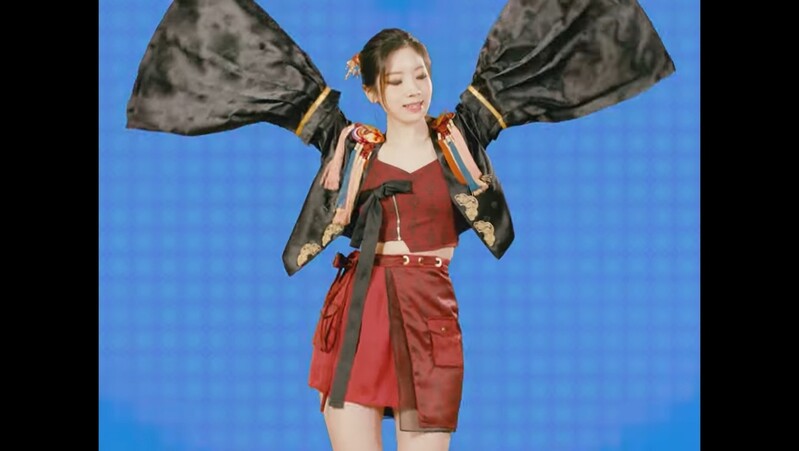 JYP, '트와이스 한복 의상 블랙핑크와 흡사' 논란에 사과