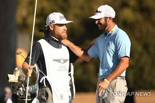 호마, 고향서 PGA 특급대회 제네시스 우승…피나우, 또 준우승(종합)