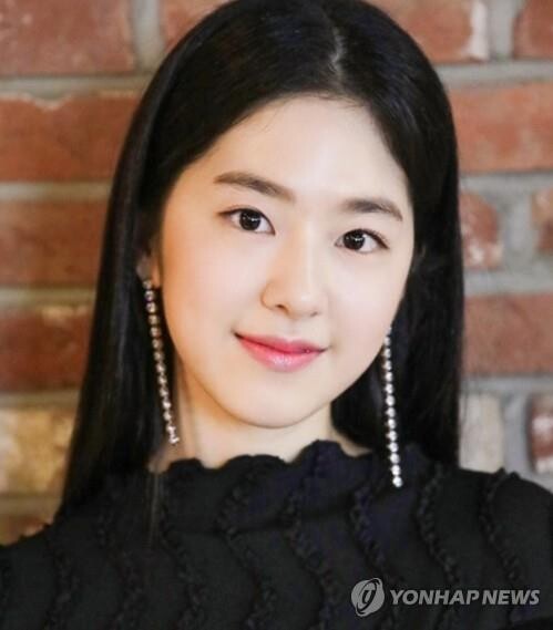 학폭 논란 연예인들 방송 일정 취소·보류 줄이어