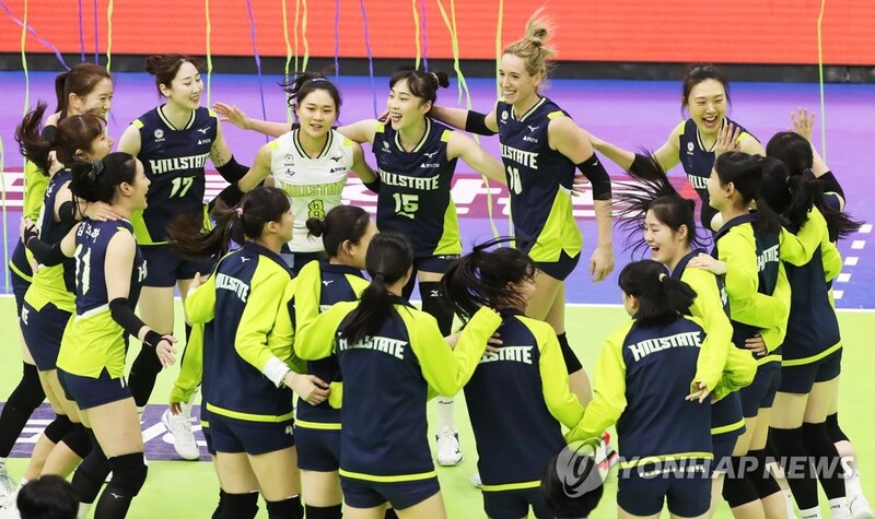 Women's volleyball league avoids disruption following event staffer's COVID-19 infection