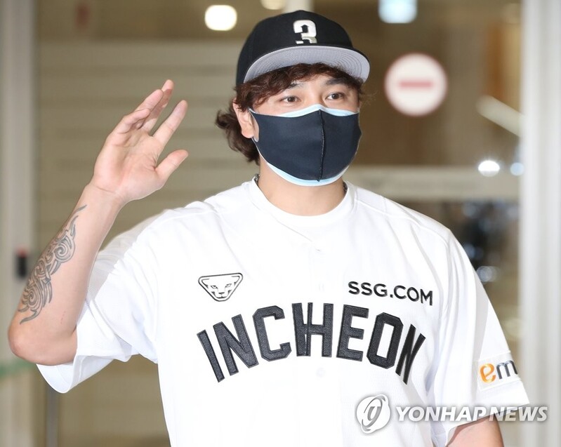 Signing Choo Shin-soo 14 years in the making for KBO club executive