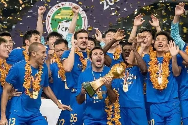 중국 프로축구 챔피언 '장쑤 쑤닝', 모기업 재정난에 운영 중단