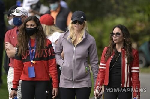 타이거 우즈 전처, 집 줄여 이사