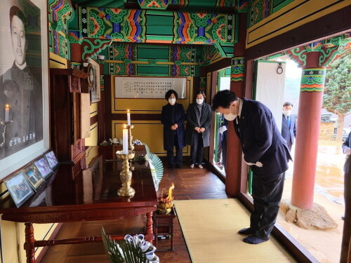 장흥군, 제102주년 삼일절 기념 해동사 참배