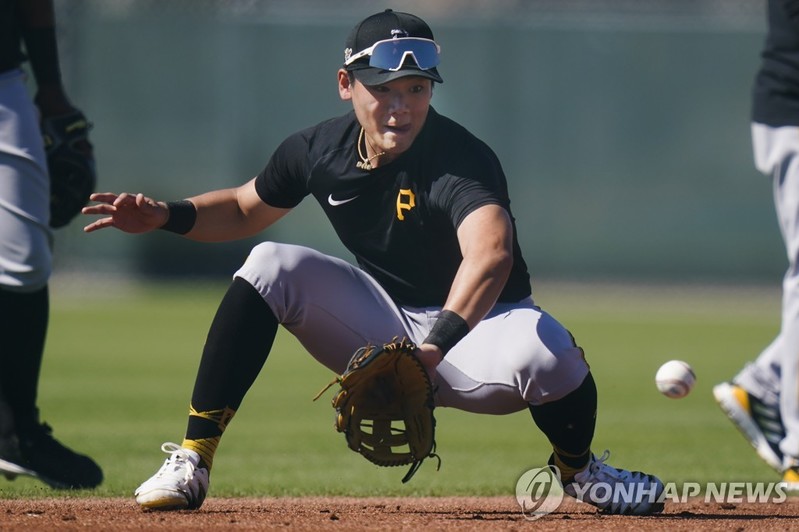 피츠버그 '초청 선수' 배지환, MLB 시범경기 첫 안타에 멀티히트