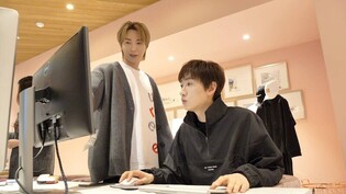 Super Junior's Lee-teuk and Eun-hyuk release their newly designed hats