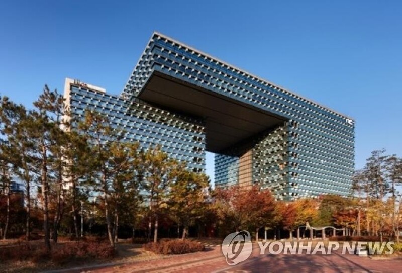 엔씨소프트, 전 임직원 연봉 1천만원씩 올린다