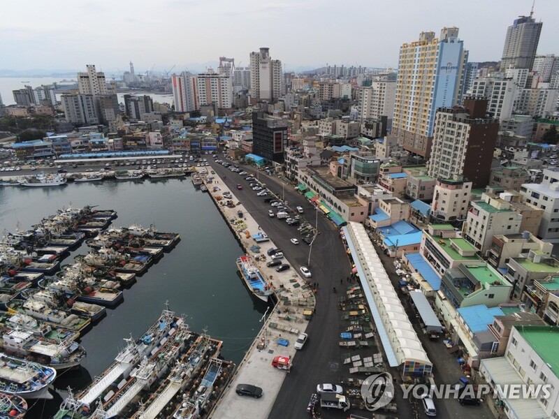"전기자전거 타고 울산 방어진항 둘러보세요"